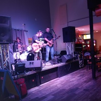 Concerts de rock à Mr Eds Bar & Grille, Port Clinton, OH Mr Eds Bar & Grille, Port Clinton, OH