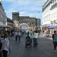 Porta-Nigra-Platz, Trèves