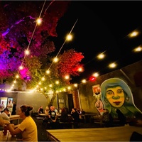 Concerts de rock à Home Sweet Farm Market & Biergarten, Brenham, TX Home Sweet Farm Market & Biergarten, Brenham, TX