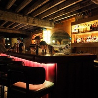 Deuce Bar, Le Cap