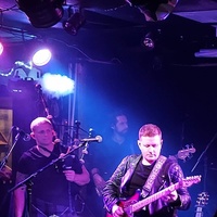 Concerts de rock à McAuliffe's Pub, Racine, WI McAuliffe's Pub, Racine, WI