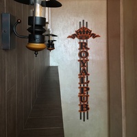 Royal Pub, Kryjopol