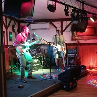 Concerts de rock à Deweys Side Street Saloon, La Crosse, WI Deweys Side Street Saloon, La Crosse, WI